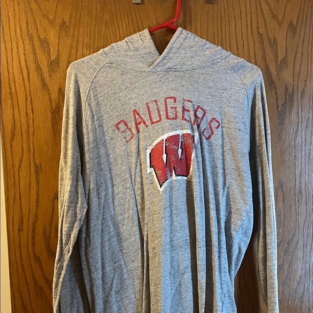 Wi Badgers long sleeve top with hood
